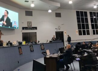 Câmara pauta três projetos para votação na segunda-feira; sessão deve ser tumultuada