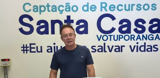 Aposentada doa centenas de fraldas para a Santa Casa de Votuporanga