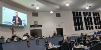 Emerson Pereira culpa oposição por protestos e desabafa: “uma senhora de mais de 70 anos mandou eu para o inferno”