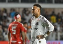 Neymar comenta troca de técnico no Santos e cobra elenco: “O que tem que mudar é nossa atitude”