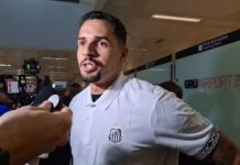 Lucas Veríssimo chega ao Brasil e projeta estreia no clássico entre Santos e Corinthians