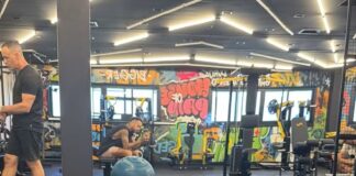 Neymar registra treino em academia de casa durante folga do elenco do Santos