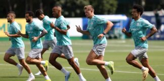 Vitor Roque treina separado do elenco do Palmeiras pelo segundo dia seguido