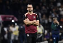 Auxiliar do Corinthians promete postura diferente em clássico: “Pior do que hoje não tem como ser”