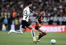 Gustavo Henrique critica árbitro e cobra melhora do Corinthians: “São muitos jogos sem vitória”