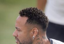 Neymar volta a treinar com o grupo e deve ser titular contra o Mirassol
