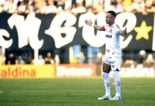 Neymar tem atuação discreta pelo Santos e reclama do gramado da Vila: “Atrapalha o espetáculo”