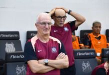 Dorival vê jogo controlado do Corinthians na Vila e minimiza pressão: “Dou pouca importância”