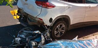 Motociclista morre ao bater na traseira de carro estacionado em Rio Preto