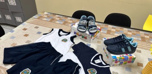 Após 1 ano sem entregar uniformes, Prefeitura notifica empresa em atraso