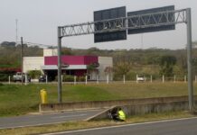 Projeto de lei que proíbe radar de trânsito escondido é aprovado por comissão da Câmara