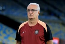 Dorival assume responsabilidade e comenta pressão no Corinthians: “Nunca trabalhei com créditos”