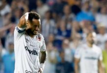 Neymar discute com torcedor após empate do Santos na Vila: “Dou a vida por esse clube”