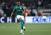 Marlon Freitas recebe amarelo e desfalca o Palmeiras contra o Athletico-PR