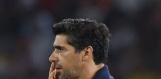 Abel ironiza VAR após estreia do Palmeiras na Libertadores: “Parece que vai funcionar esse ano”
