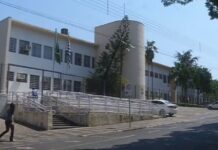 Pais são condenados por deixarem de levar filhas à escola