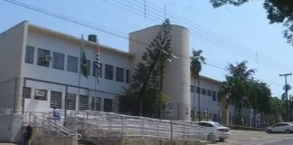 Pais são condenados por deixarem de levar filhas à escola