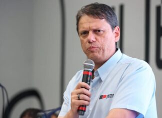 Tarcísio rebate Haddad após crítica à política fiscal de SP: ‘Quebrou o Brasil’