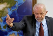 Lula assina MP para zerar “taxa das blusinhas”