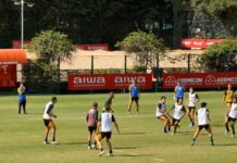 Dorival ganha opções e comanda treino em campo reduzido