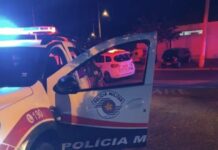 Mulher é baleada após avançar com faca contra PMs em Buritama