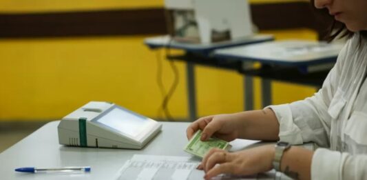 Prazo para tirar ou regularizar título de eleitor termina nesta quarta-feira