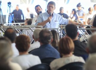Governador Tarcísio de Freitas entrega de moradias do desfavelamento em Votuporanga