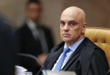 Moraes pede parecer da PGR sobre incluir Jair e Flávio em ação de Eduardo