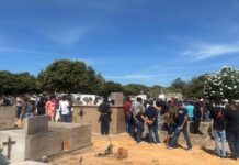 Peão que morreu pisoteado por touro é sepultado em MT