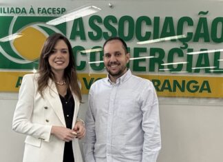 Natália passa presidência da ACV para Guilherme da Votuciclo