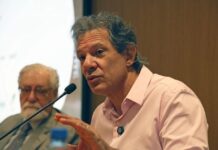 Foram os governadores que começaram a cobrar taxa das blusinhas, diz Haddad