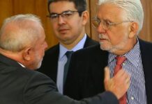 Jaques Wagner deixa liderança do governo Lula em meio a caso Master