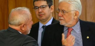 Jaques Wagner deixa liderança do governo Lula em meio a caso Master