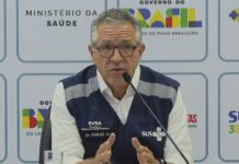 Após suspensão, Padilha fala em “tranquilizar pessoas que tomaram vacina”
