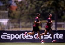 Elenco do Corinthians se reapresenta no CT sem Memphis e Carrillo