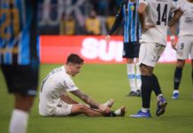 Garro leva terceiro cartão amarelo e vira desfalque do Corinthians contra o Remo no Brasileirão