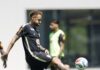 Neymar treina em campo com a seleção brasileira pela 1ª vez nos EUA