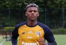 Arboleda se reapresenta, e São Paulo debate reintegração do zagueiro