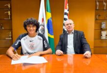 Com Diniz de olho, zagueiro de 17 anos do Corinthians mantém rotina de jogos na base