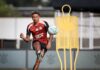 Corinthians libera Lingard dos treinos para viajar à Inglaterra