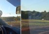 Carreta tomba no trevo de Parisi e gera congestionamento na Rodovia Péricles Bellini