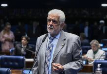 Jaques Wagner admite relação com ex-sócio do Banco Master