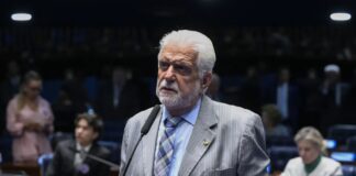 Jaques Wagner admite relação com ex-sócio do Banco Master