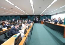 CCJ da Câmara aprova proposta que reduz maioridade penal de 18 para 16 anos