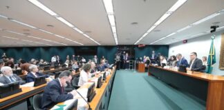 CCJ da Câmara aprova proposta que reduz maioridade penal de 18 para 16 anos