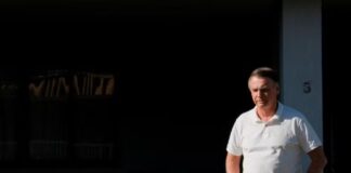 PGR defende manter Bolsonaro em prisão domiciliar, mas sem arma