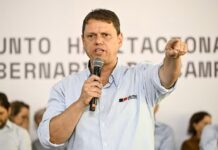 ‘Temos que negociar até a exaustão, até o limite’, diz Tarcísio sobre tarifaço dos EUA