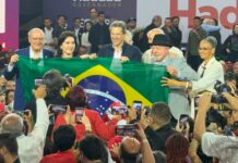 Justiça Eleitoral de SP determina multa de R$ 15 mil a Lula por campanha antecipada durante evento em maio