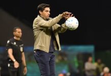 Abel defende Carlos Miguel, elogia Paulinho no Palmeiras e diz: “Este tipo de gol não podemos sofrer”