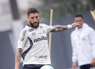Santos tenta rescisões amigáveis com jogadores fora dos planos para aliviar folha salarial